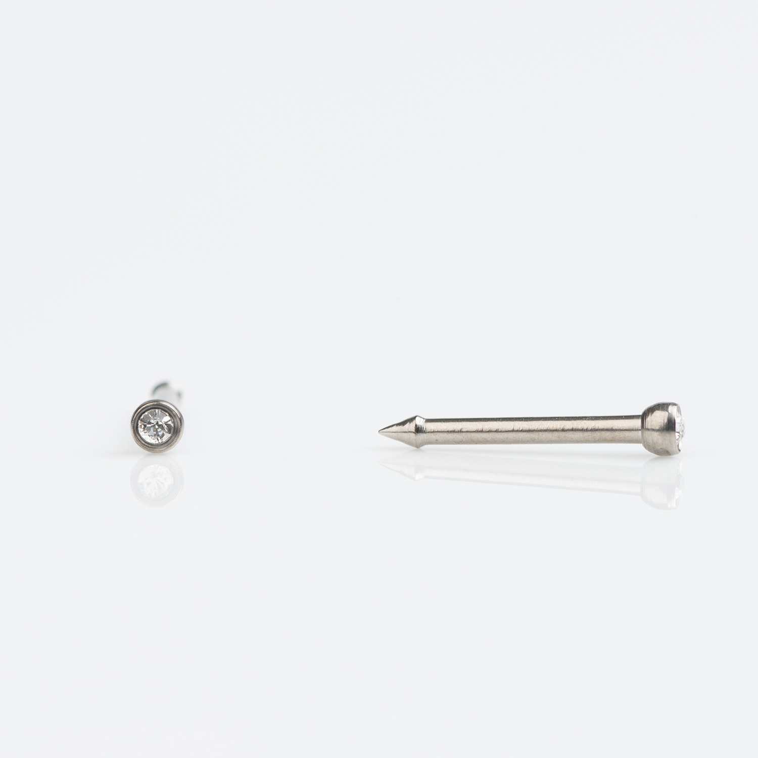 Medisept™ Polished Titanium April Clear Crystal Crystal Nose Piercing Stud – 1mm Post – 2mm