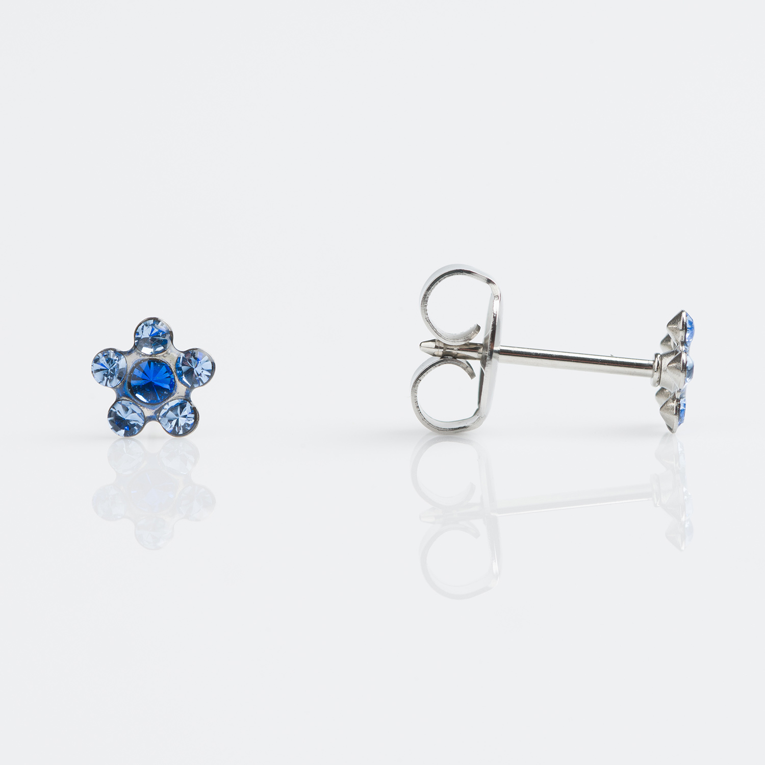 Sensitive™ Puff Pad Fashion Studs – Daisy – Light Sapphire + September Sapphire – Stainless Steel