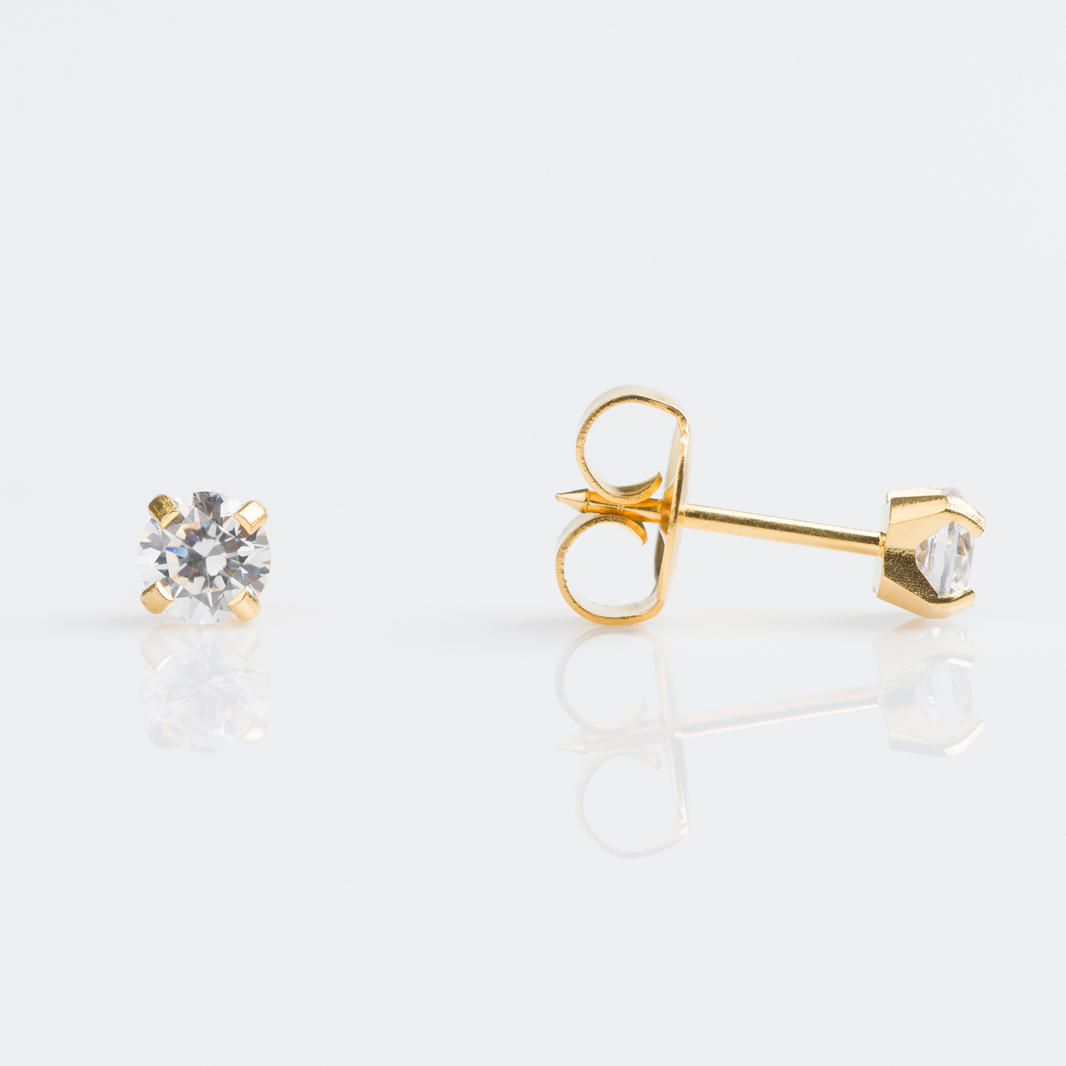 Sensitive™ Puff Pad Prong-Set Cubic Zirconia Fashion Studs – 4mm – Gold-Plated