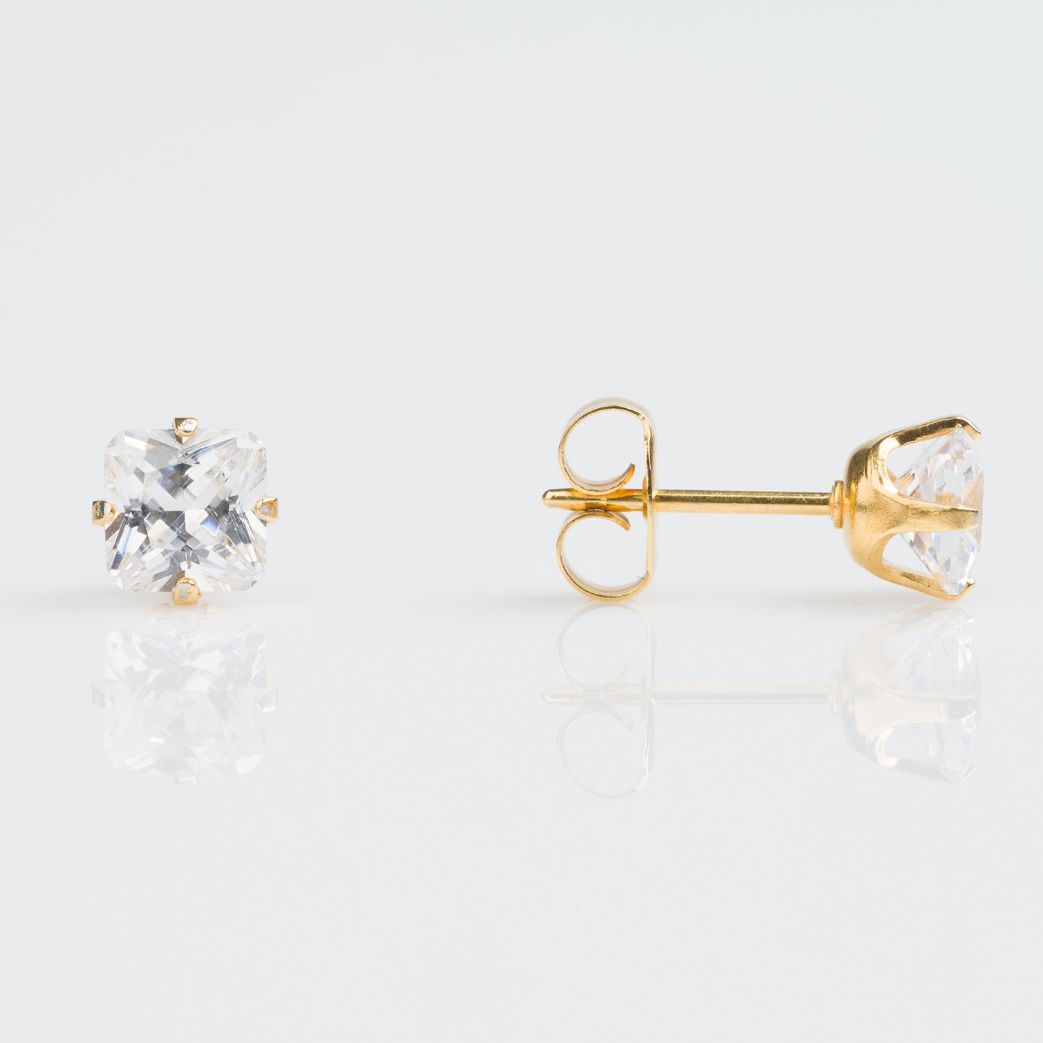 Sensitive™ Puff Pad Prong-Set Princess-Cut Cubic Zirconia Fashion Studs – 5×5mm – Gold-Plated