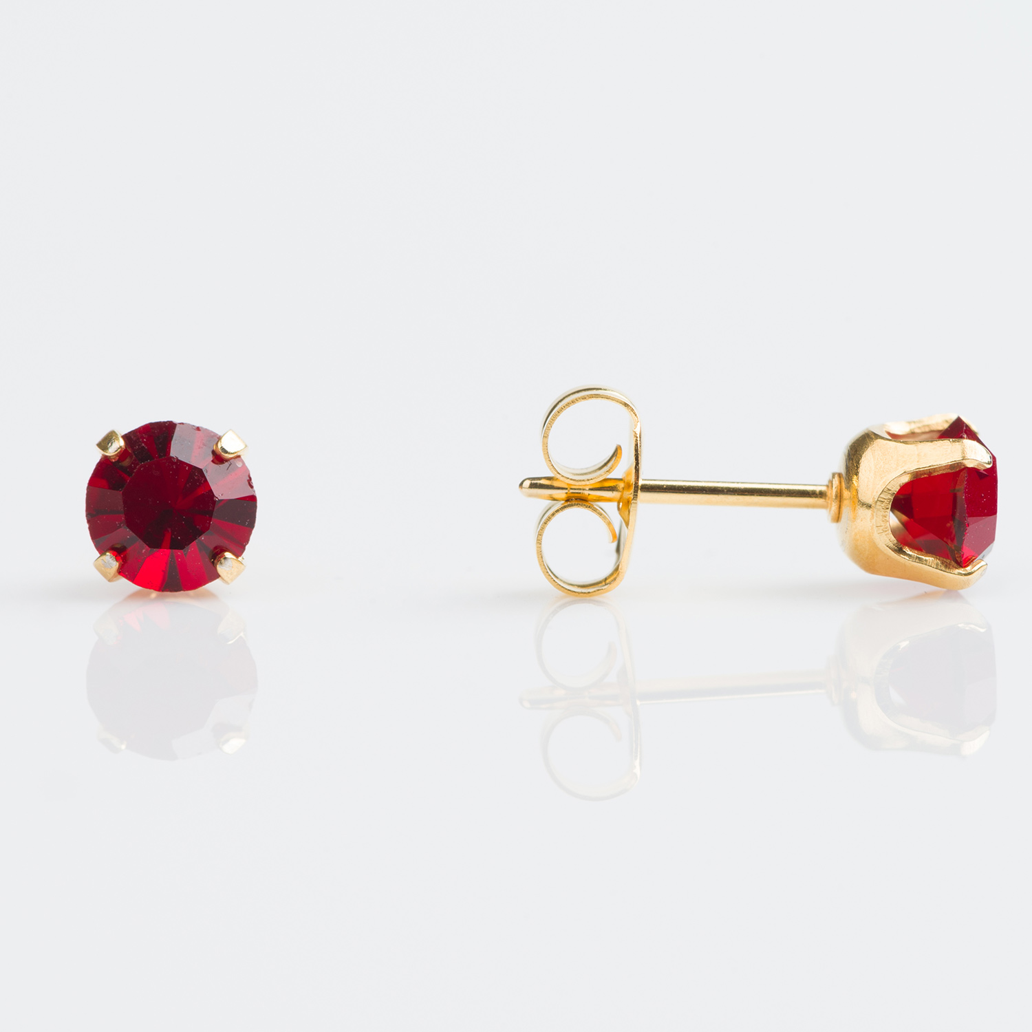 Sensitive™ Puff Pad Prong-Set Birthstone Fashion Studs – 5mm – January Garnet Crystal – Gold-Plated