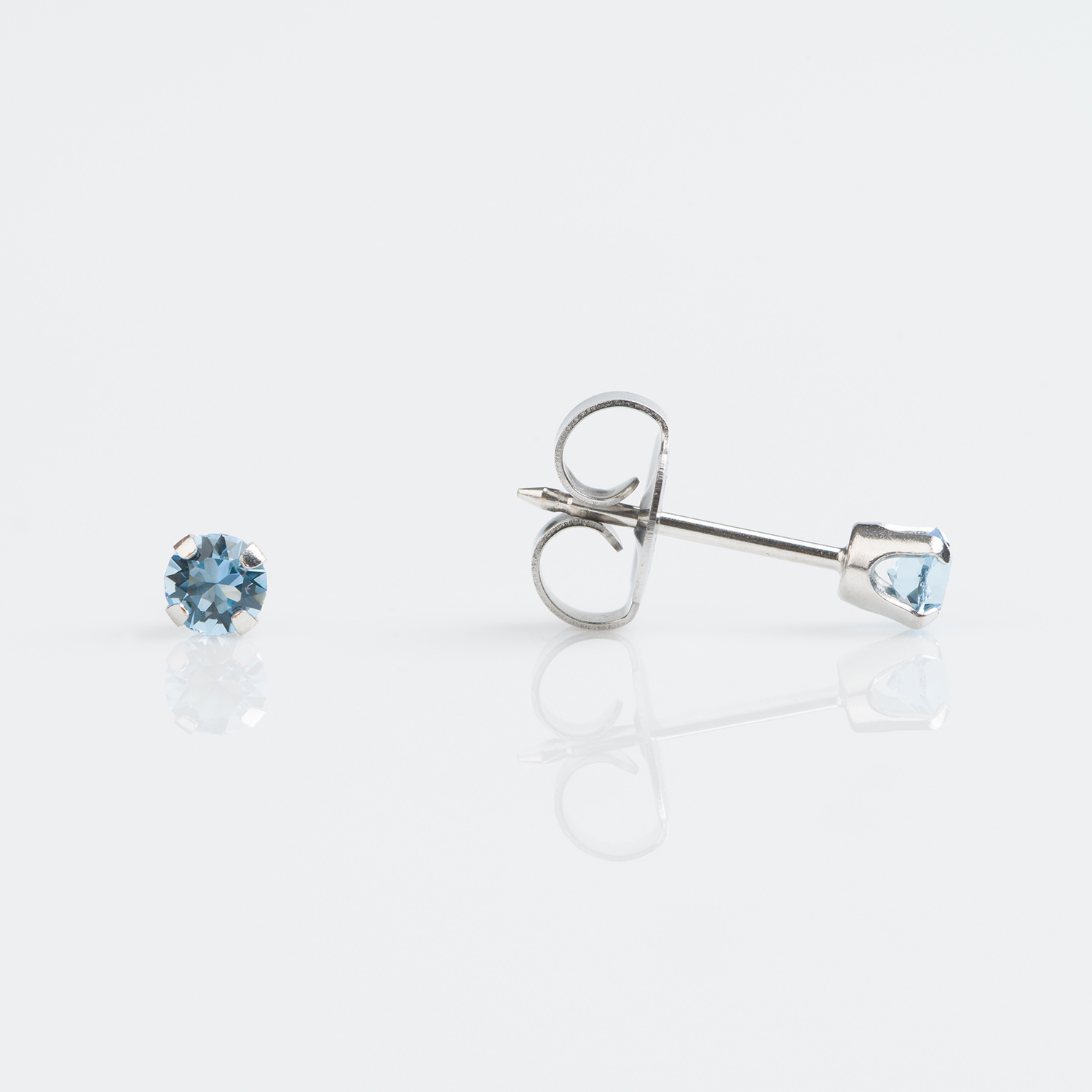 System 75™ Prong-Set Birthstone Piercing Studs – 4mm – March Aquamarine Crystal – 9K Yellow Gold