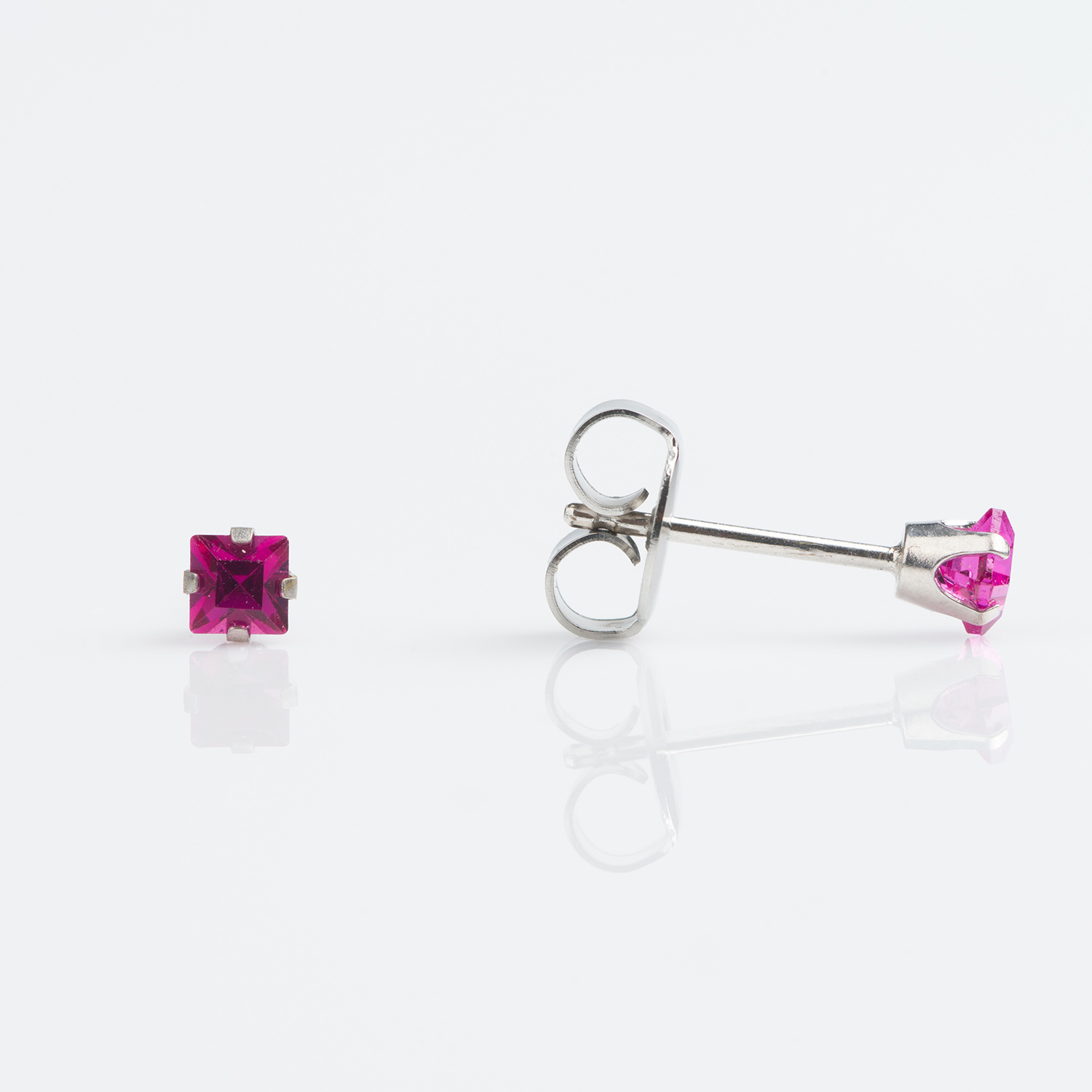System 75™ Prong-Set Princess-Cut Crystal Piercing Studs – 3mm – Fuchsia – 9K White Gold