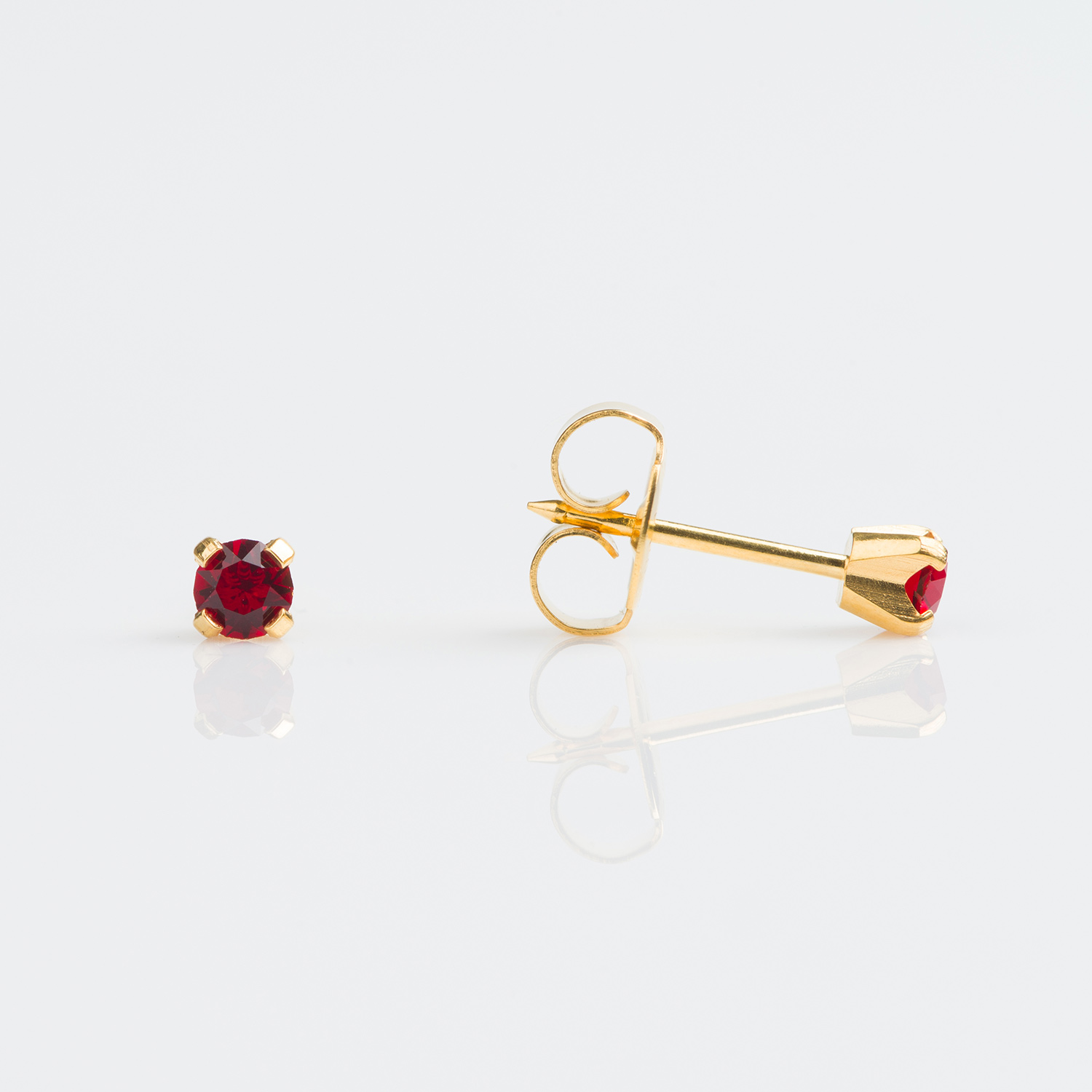 System 75™ Prong-Set Birthstone Piercing Studs – 3mm – January Garnet Crystal – Gold-Plated