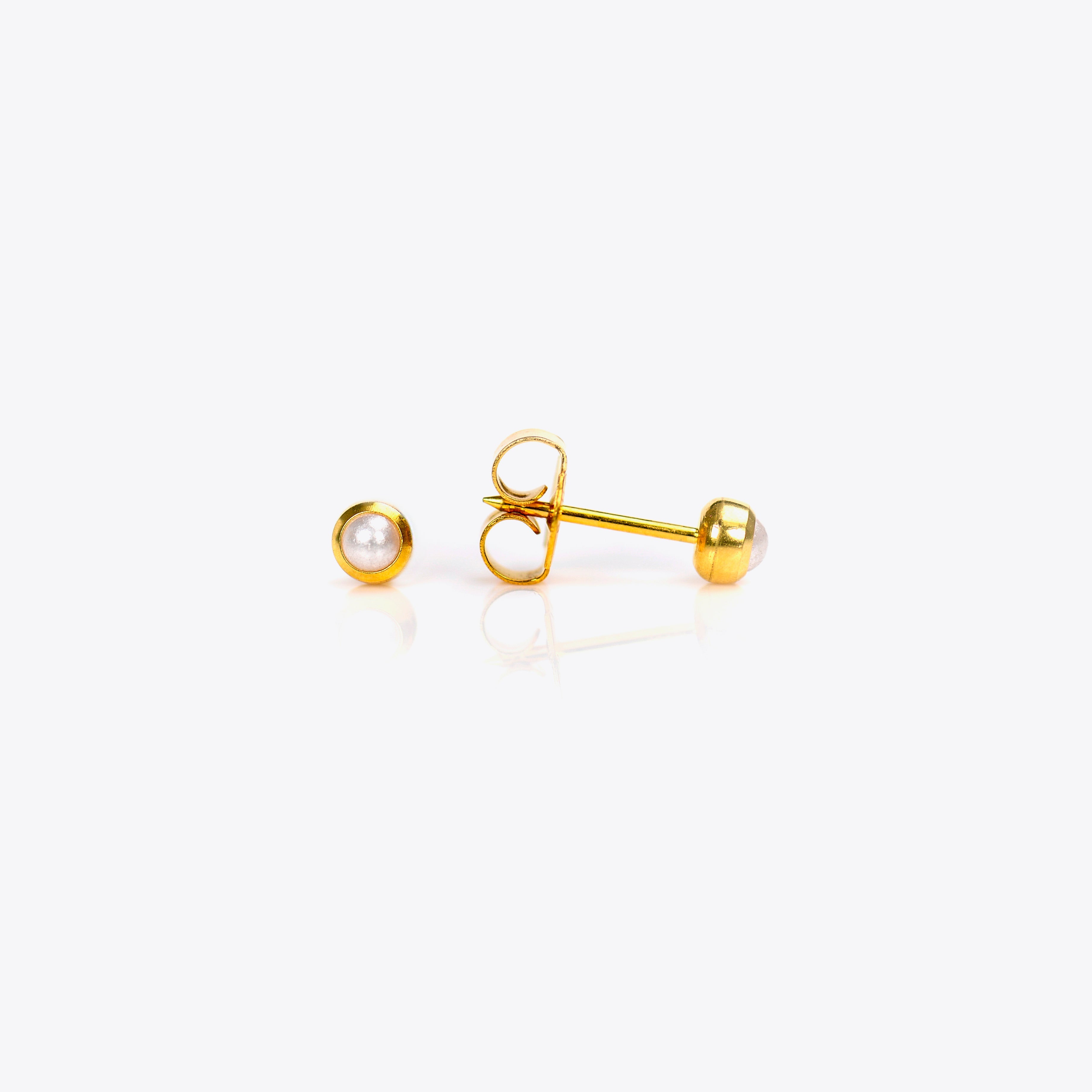System 75™ Bezel-Set Pearl Piercing Studs – 3mm – White – Gold-Plated