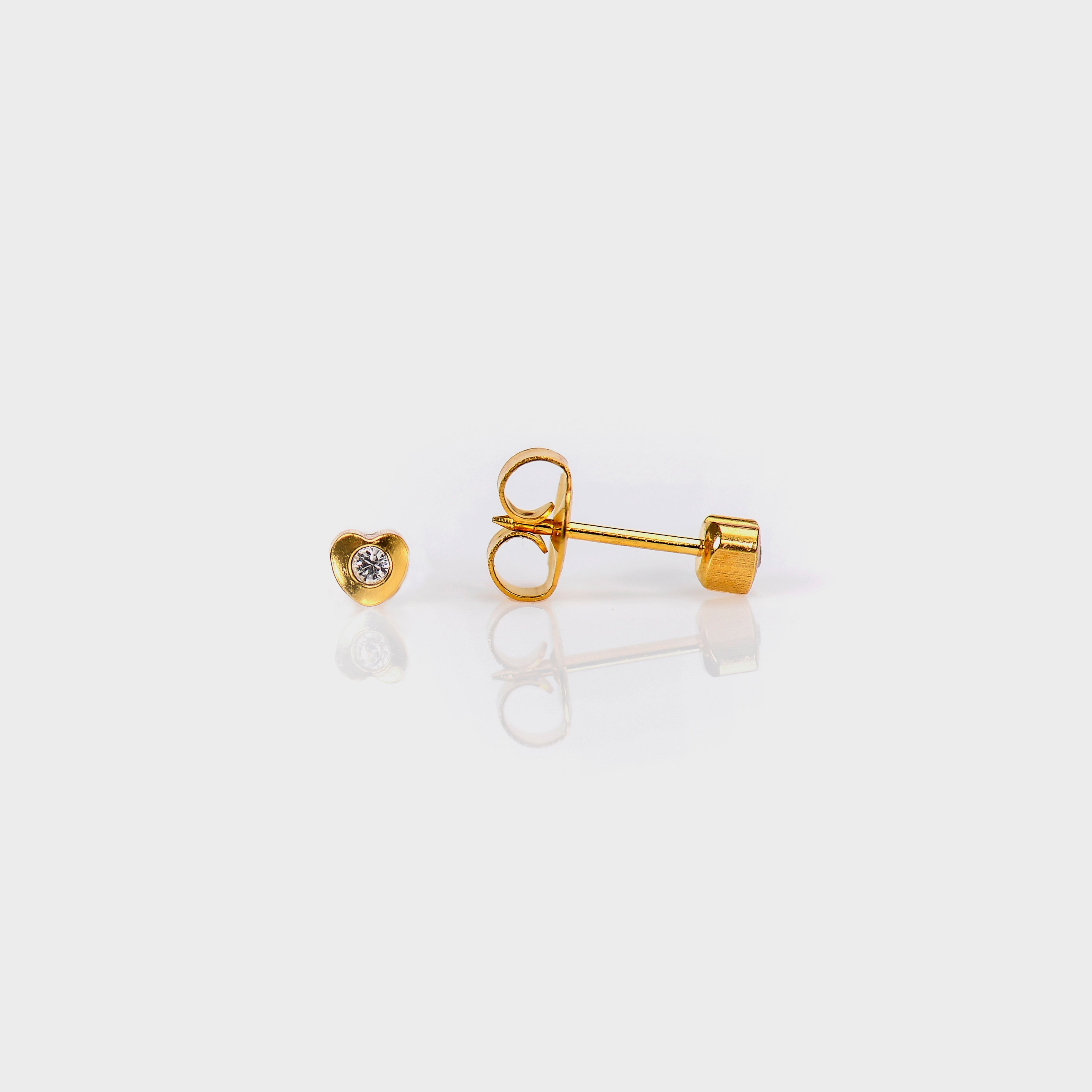 System 75™ Crystal Heart Piercing Studs – 4mm – Gold-Plated