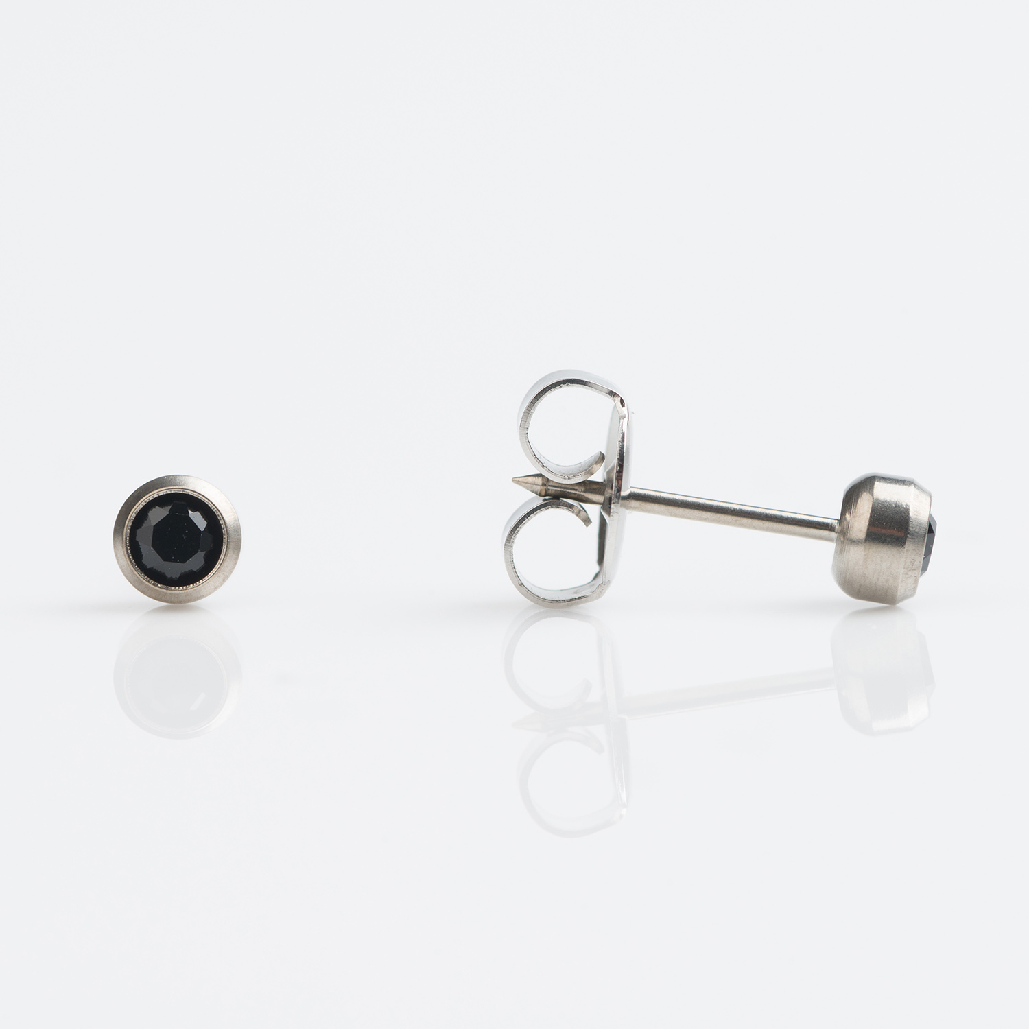 System 75™ Bezel-Set Crystal Piercing Studs – 3mm – Jet Black – Titanium