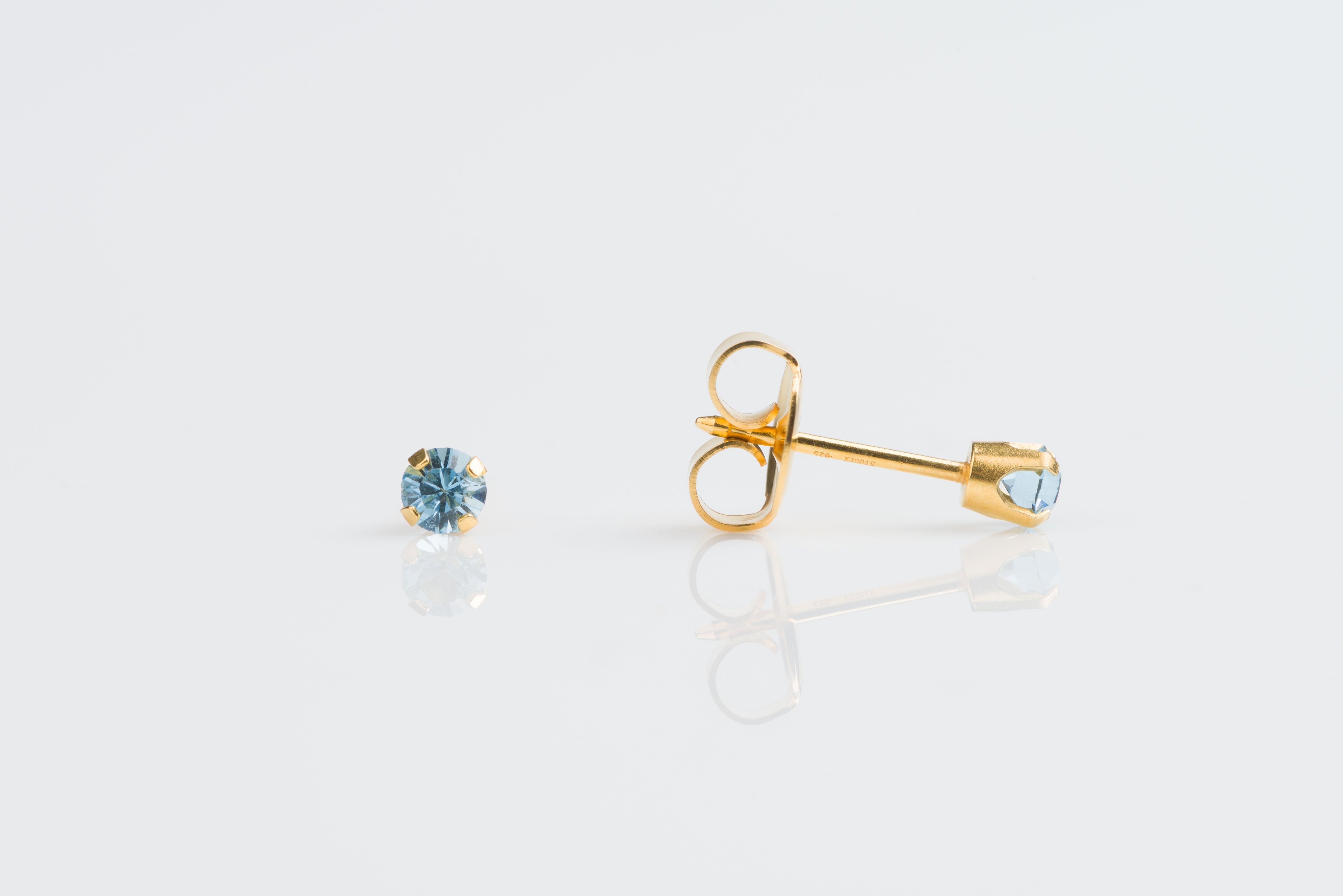 System 75™ Prong-Set Birthstone Piercing Studs – 3mm – March Aquamarine Crystal – 14K Yellow Gold