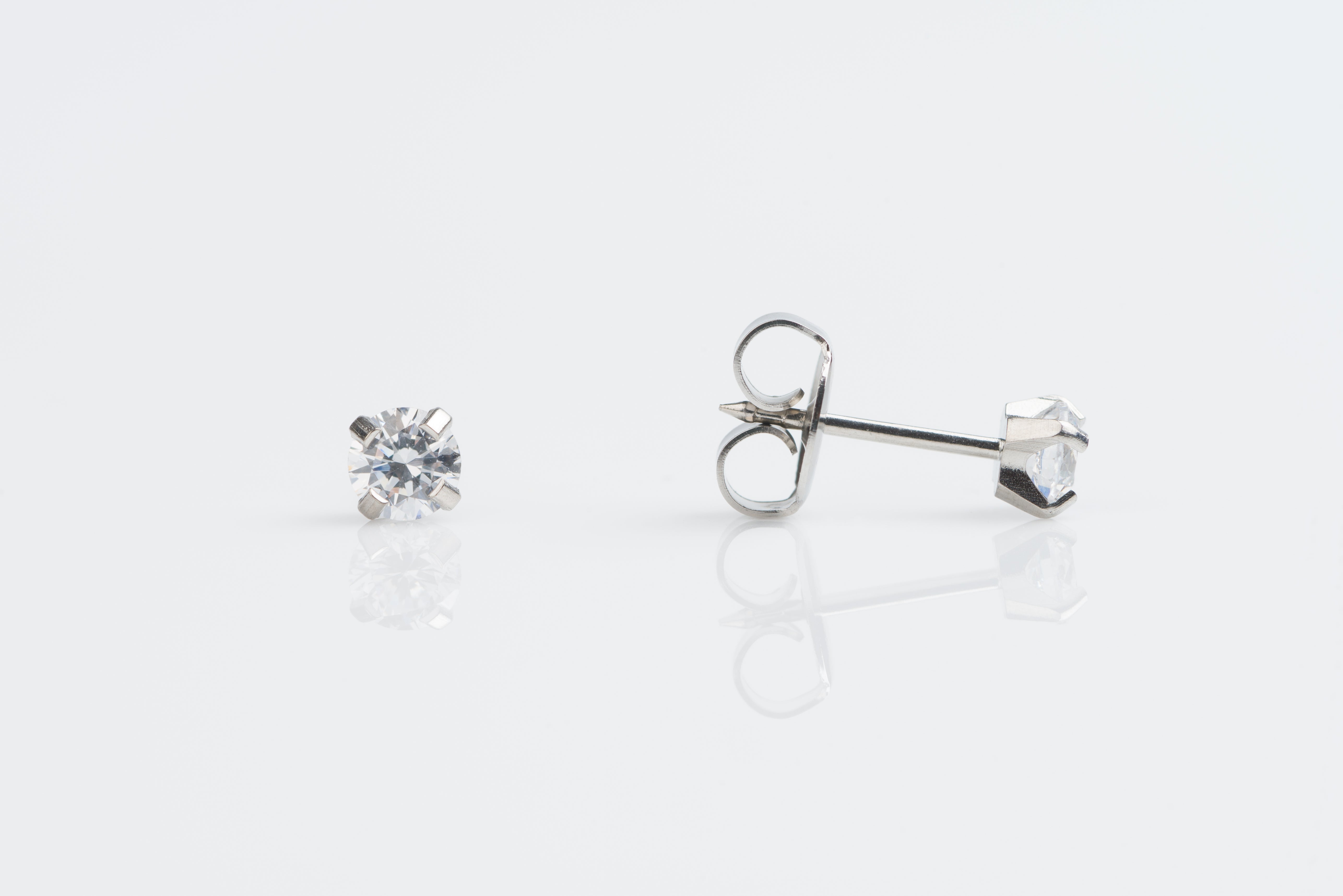 System 75™ Prong-Set Cubic Zirconia Piercing Studs – 4mm – Regular Post – 14K White Gold
