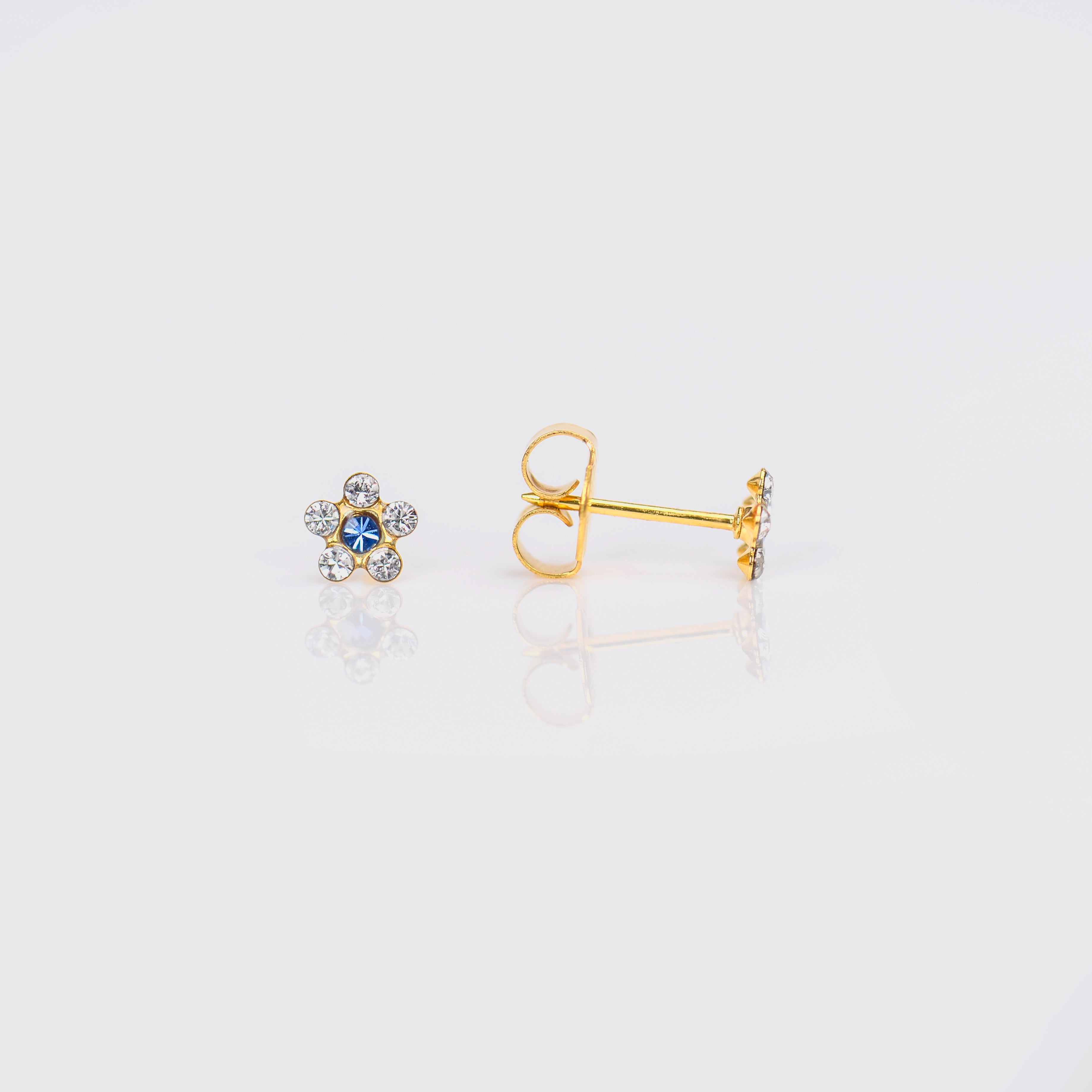 System 75™ Daisy Birthstone Piercing Studs – Crystal + September Sapphire – Regular Post – 14K Yellow Gold