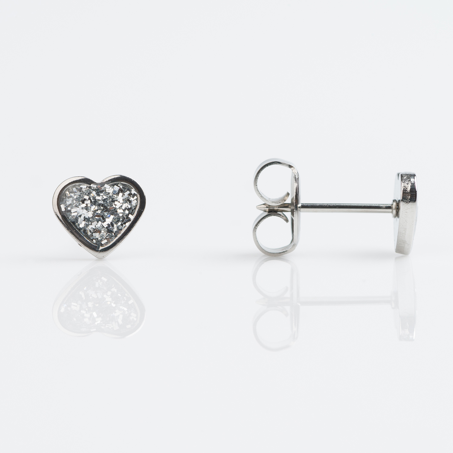 System 75™ Glitter Heart Piercing Studs – Stainless Steel – Clear – 7mm