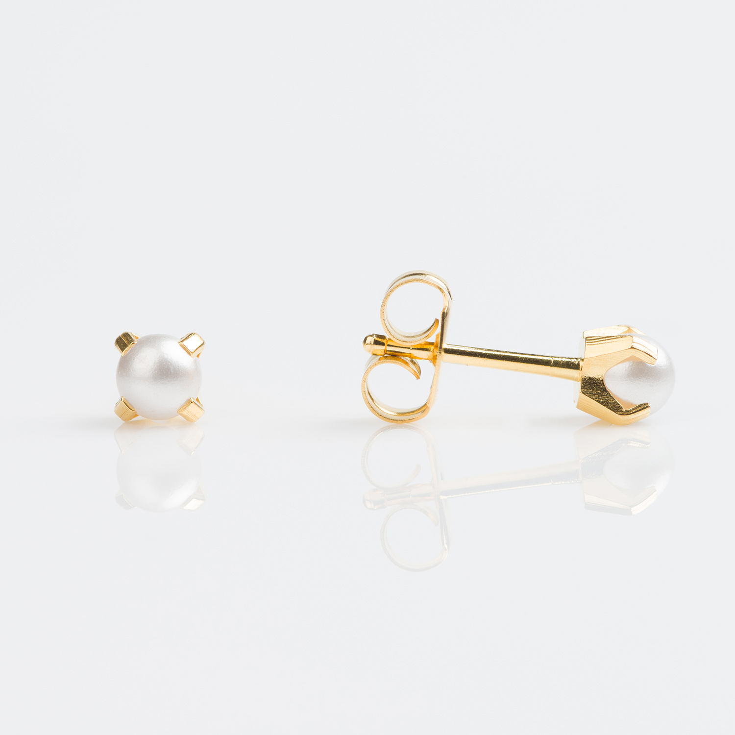 Tiny Tips™ Prong-Set Pearl Studs – 4mm – Gold-Plated