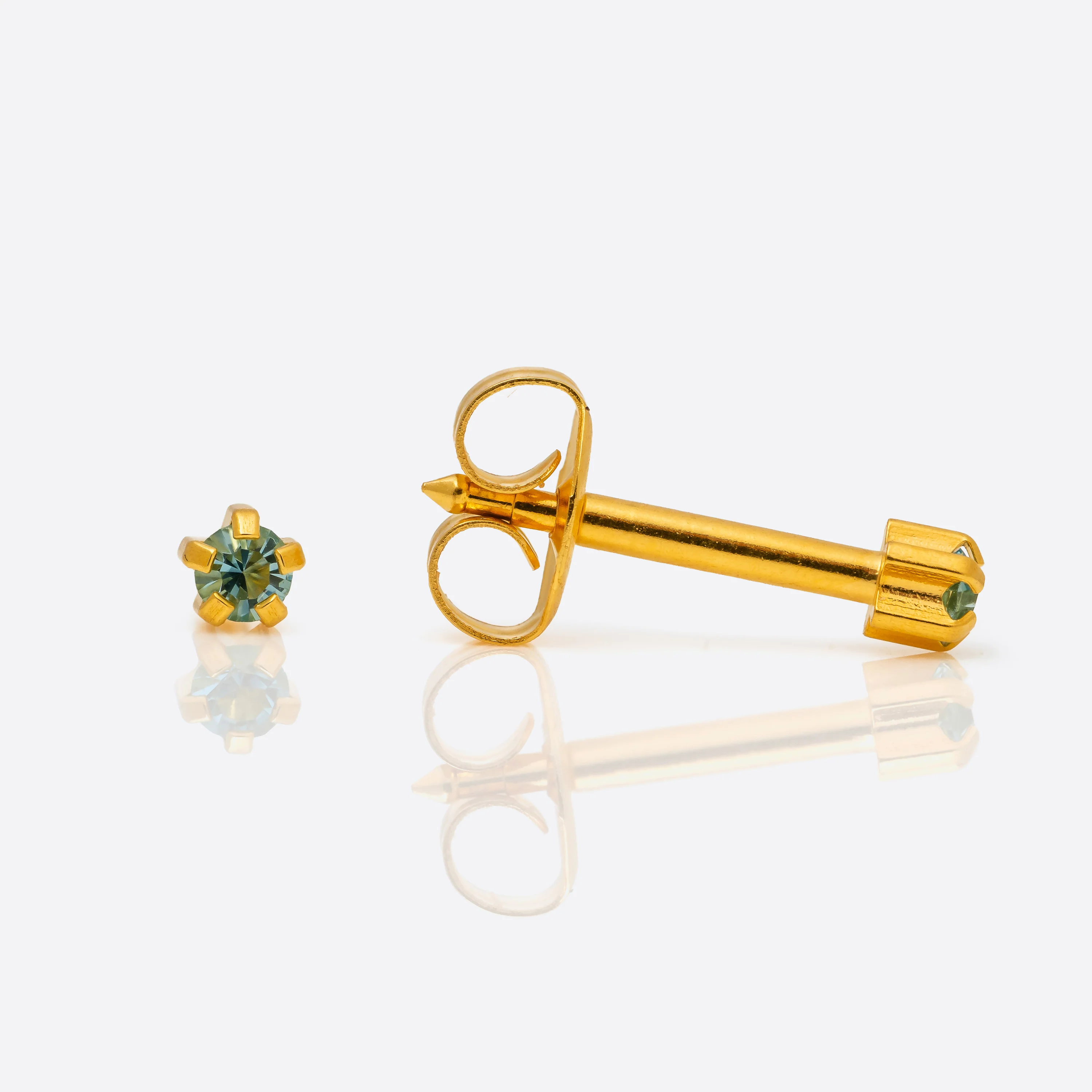 Universal™ Flatpack Gold-Plated Prong-Set March Aquamarine Piercing Studs Universal™ Flatpack Gold-Plated Prong-Set March Aquamarine Piercing Studs