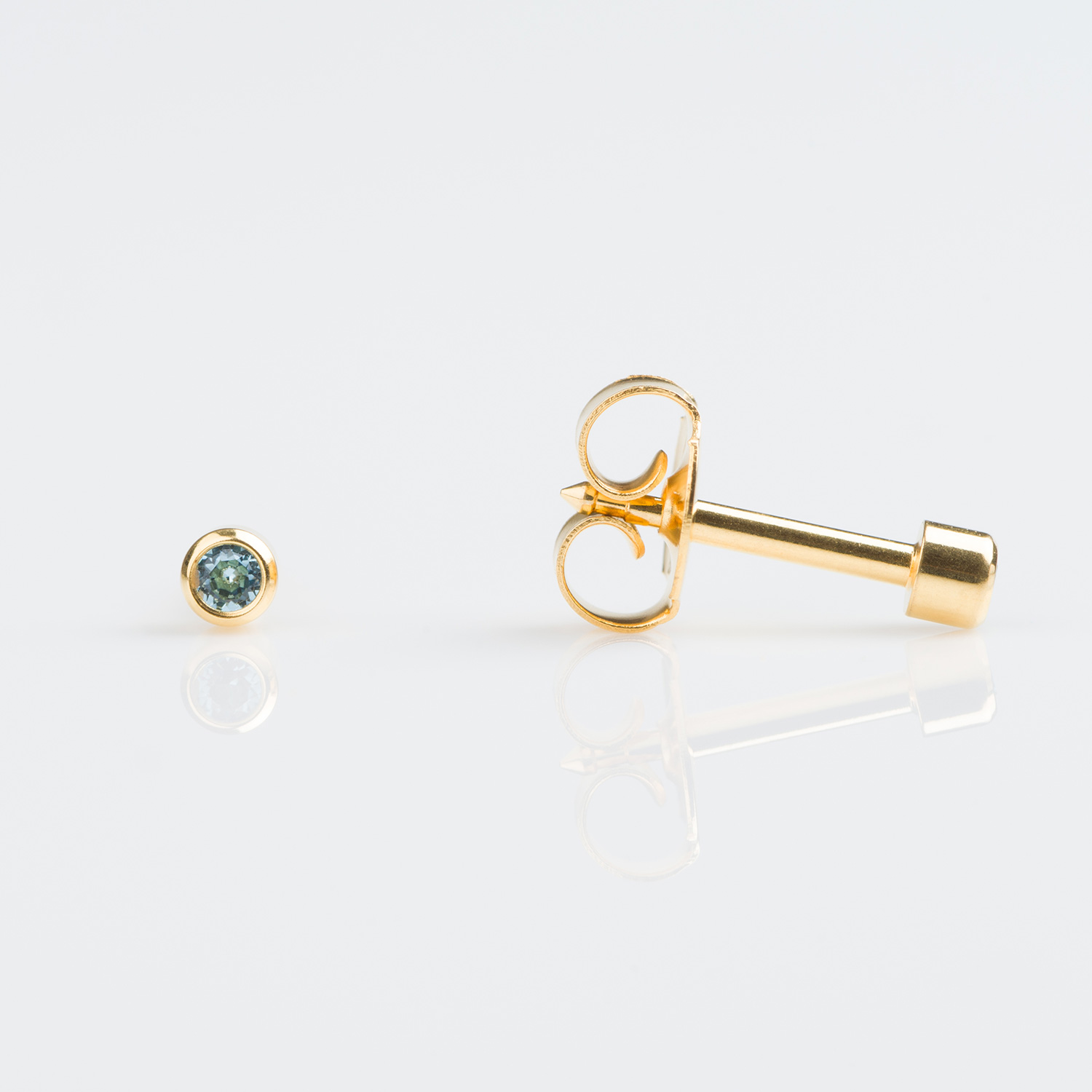 Universal™ Flatpack Gold-Plated Bezel-Set March Aquamarine Piercing Studs – Mini Adaptor – 2mm Universal™ Flatpack Gold-Plated Bezel-Set March Aquamarine Piercing Studs – Mini Adaptor – 2mm