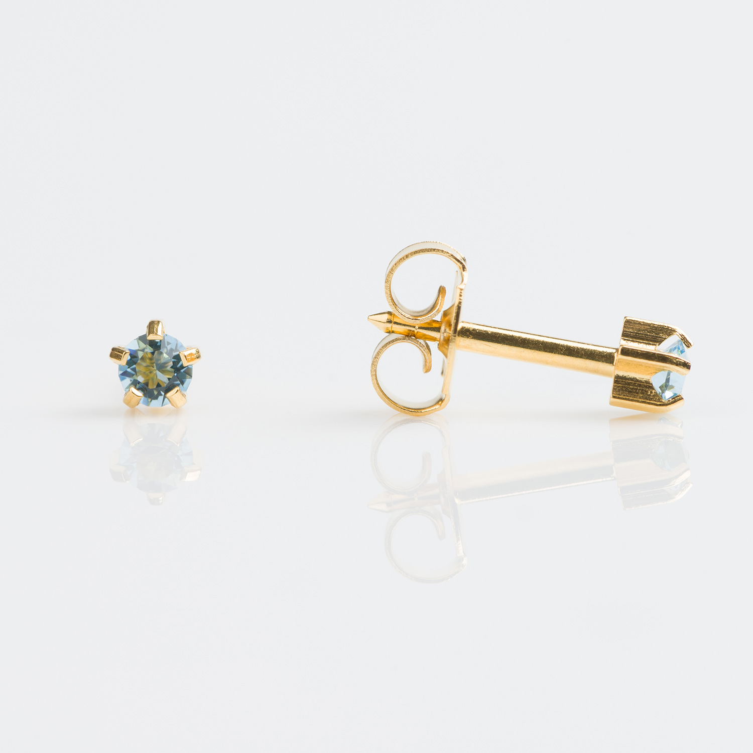 Universal™ Select Gold-Plated Prong-Set March Aquamarine Piercing Studs Universal™ Select Gold-Plated Prong-Set March Aquamarine Piercing Studs