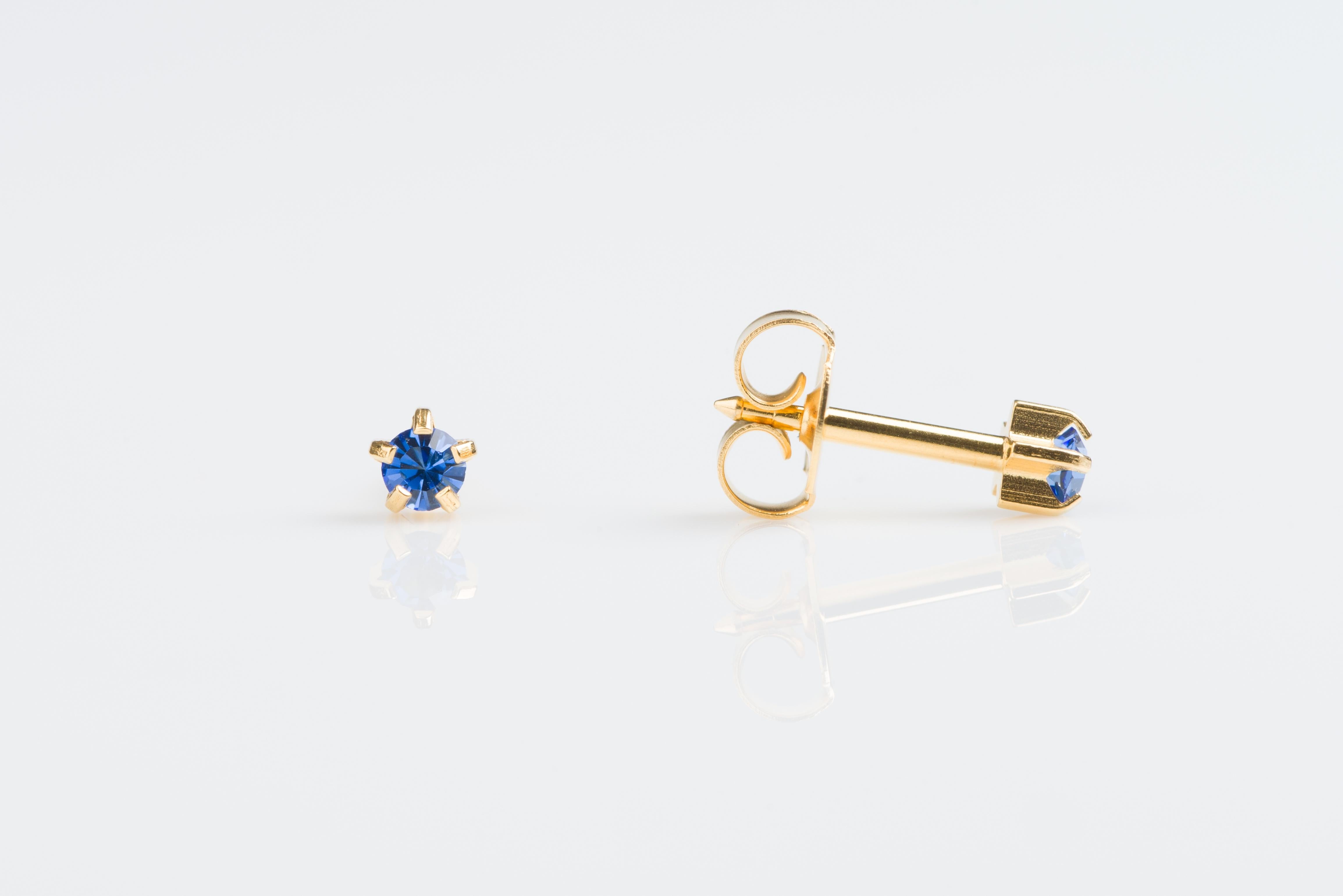 Universal™ Select Gold-Plated Prong-Set September Sapphire Piercing Studs – Regular Adaptor Universal™ Select Gold-Plated Prong-Set September Sapphire Piercing Studs – Regular Adaptor