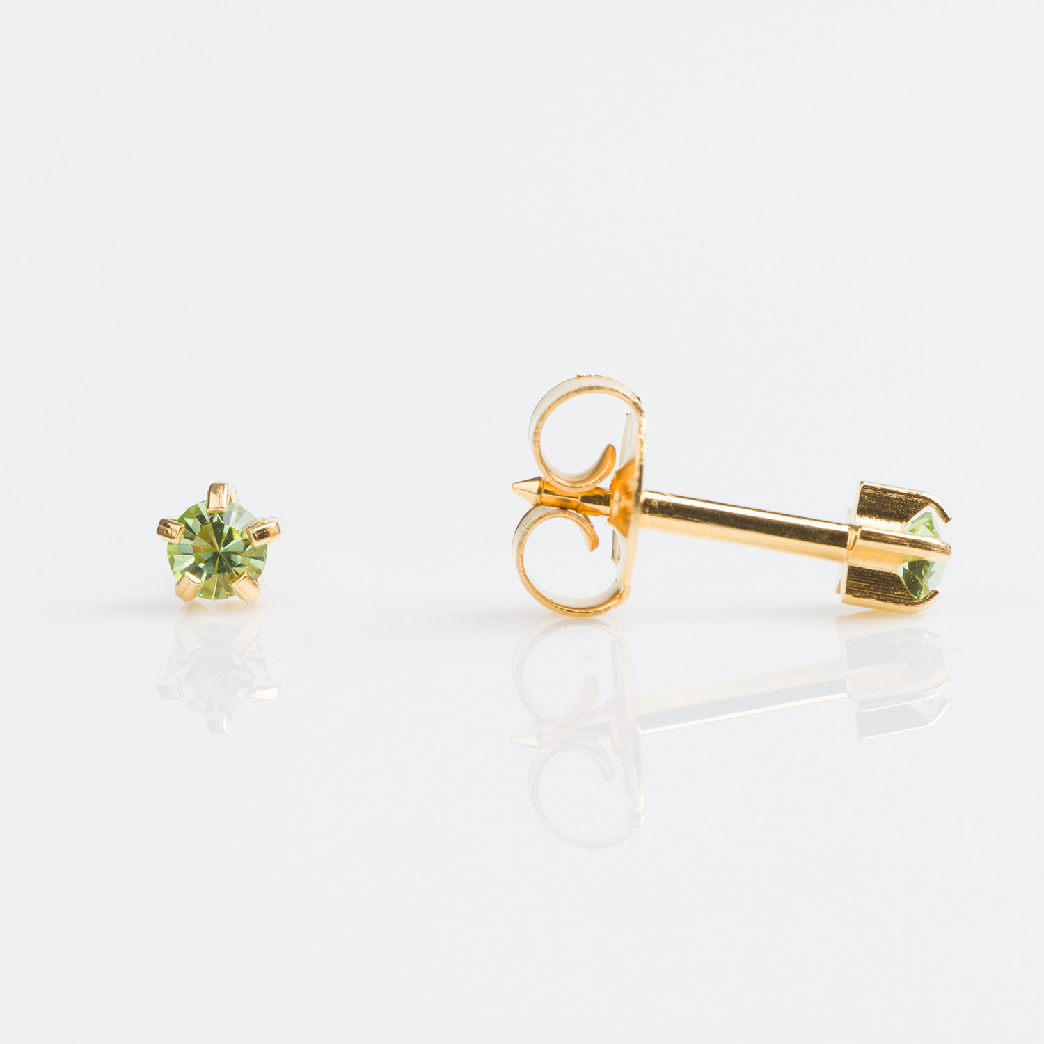 Universal™ Flatpack Gold-Plated Prong-Set August Peridot Piercing Studs – Regular Adaptor – 3mm Universal™ Flatpack Gold-Plated Prong-Set August Peridot Piercing Studs – Regular Adaptor – 3mm