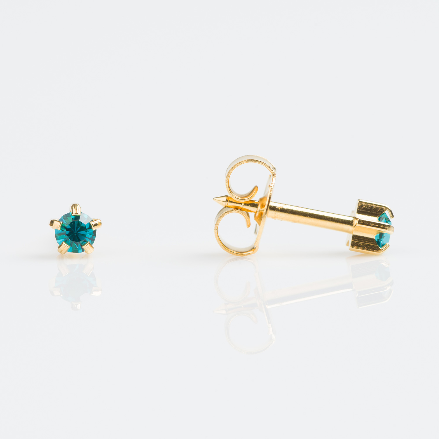 Universal™ Flatpack Gold-Plated Prong-Set December Blue Zircon Piercing Studs – Regular Adaptor – 3mm Universal™ Flatpack Gold-Plated Prong-Set December Blue Zircon Piercing Studs – Regular Adaptor – 3mm