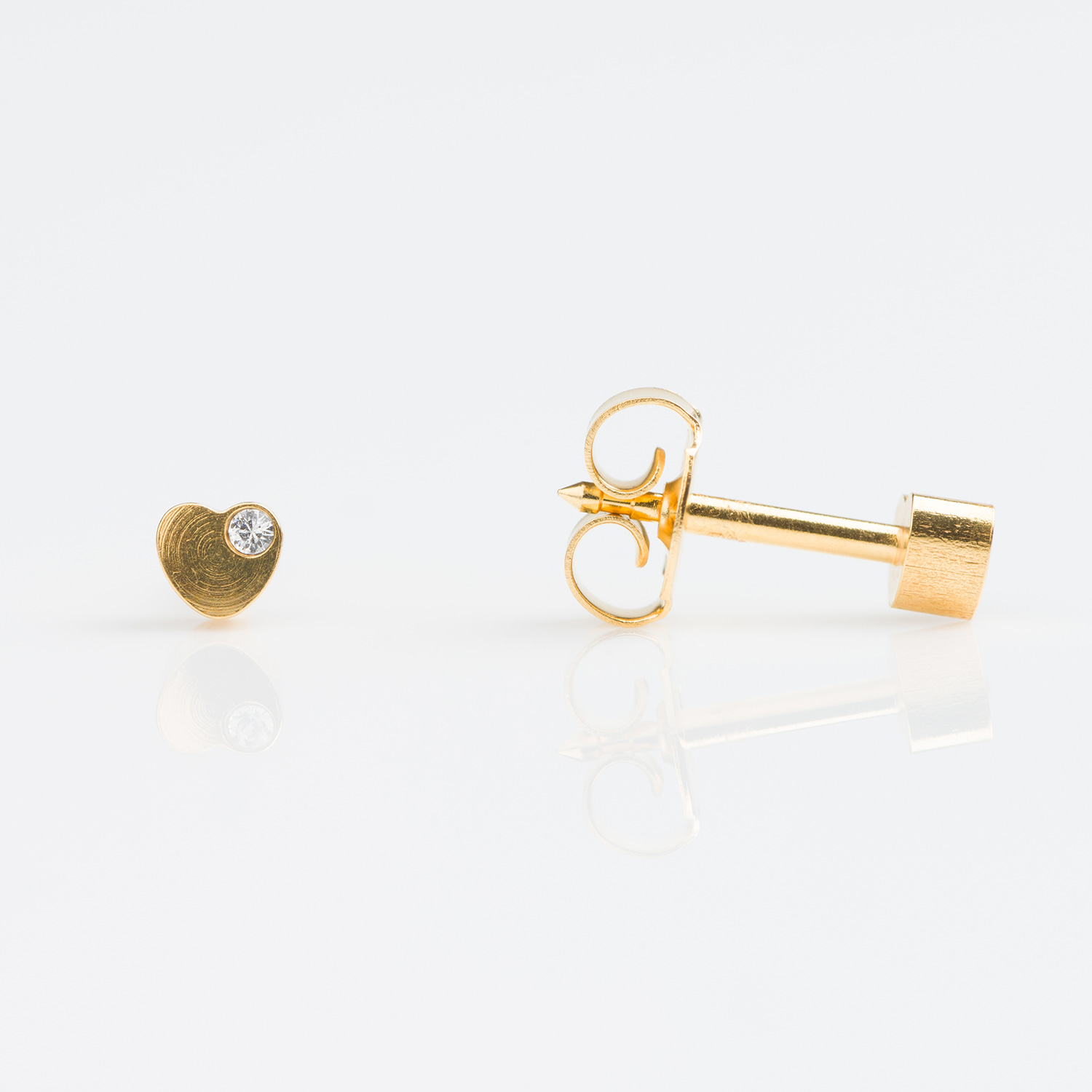 Universal™ Flatpack Gold-Plated Heartlite With Offset Crystal